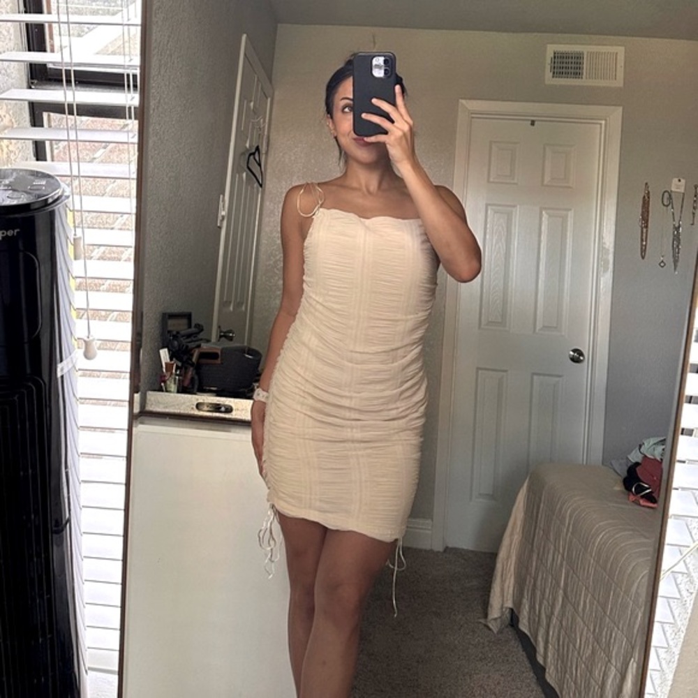 NWT - LOLO Adjustable Dress
